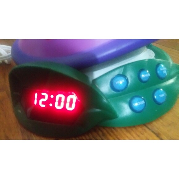 Disney Fairies Tinker Bell and The Lost Treasure Alarm Clock Radio Night Light - Picture 3 of 9